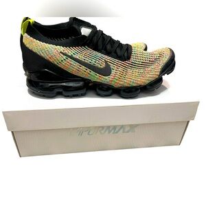 🌟🌟🌟EUC Nike Air VaporMax Flyknit 3 Black and Multicolor Sneakers